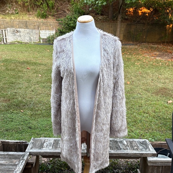 J.O.A Los Angles Doll Fringe Knit Cardigan - Picture 1 of 10